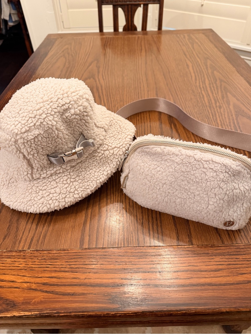 Women’s Sherpa Bucket Hat and Crossbody Bag Set - Cream